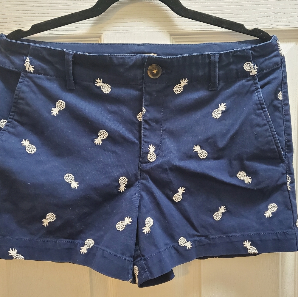 Loft twill shorts, size 6, 4" inseam, navy blue w/white embroidered pineapples